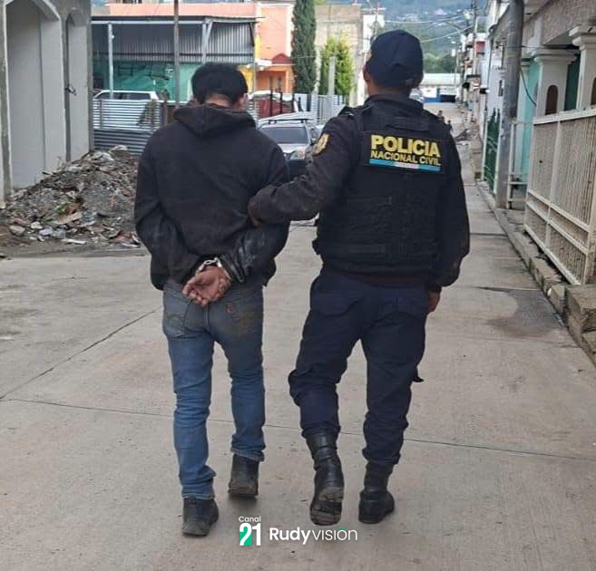CAPTURAN EN CUNÉN A HOMBRE SEÑALADO DE INTENTAR SAQUEAR UN COMERCIO; TENÍA ORDEN DE APREHENSIÓN POR FEMICIDIO EN GRADO DE TENTATIVA
