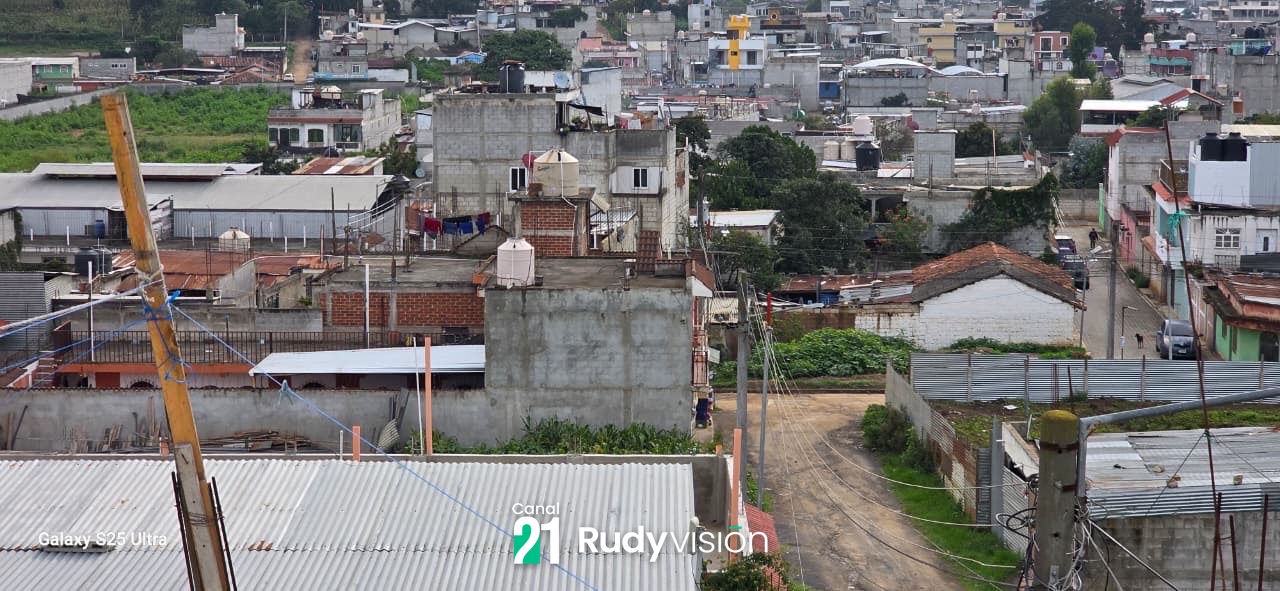 MÁS DE 24 HORAS SIN ENERGÍA ELÉCTRICA EN SECTORES DE SANTA CRUZ DEL QUICHÉ — foto 3