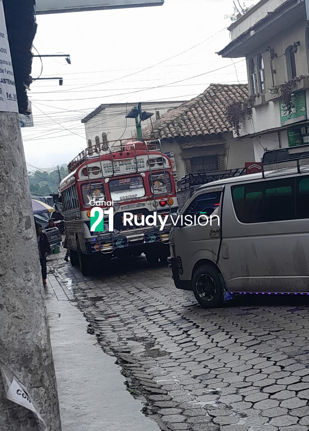 ADULTA MAYOR RESULTA GRAVEMENTE HERIDA TRAS SER ATROPELLADA POR UNA CAMIONETA EXTRAURBANA EN CHICHICASTENANGO — foto 3